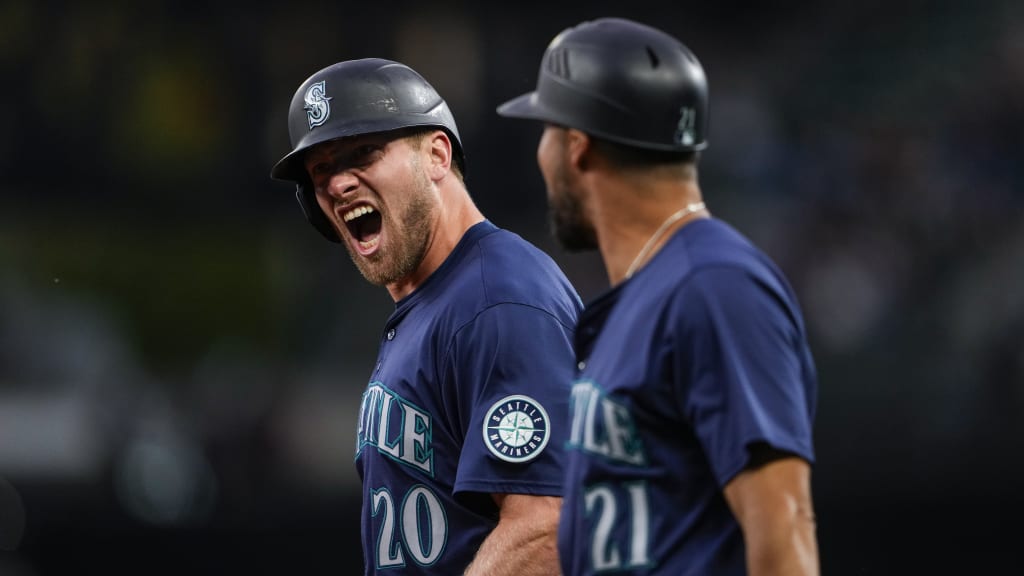 Luke Raley's game-tying bunt hit | 06/10/2024 | Seattle Mariners