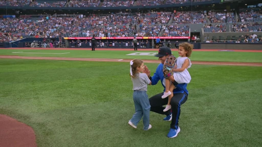 Kevin Gausman's family throws ceremonial first pitch