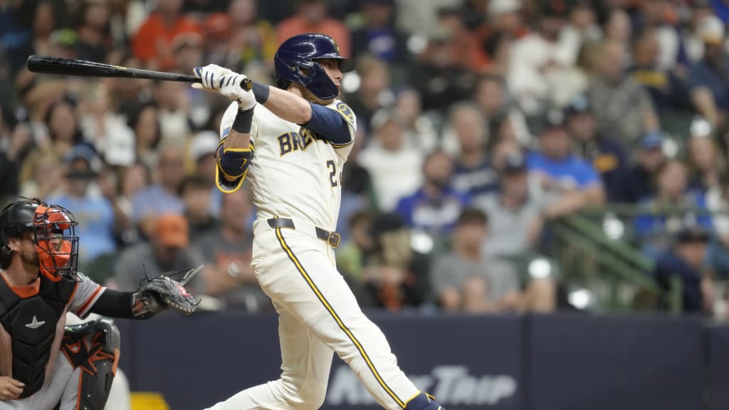Christian Yelich's RBI single | 06/01/2026 | MLB.com
