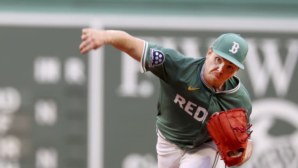 Hunter Dobbins strikes out Taylor Walls swinging