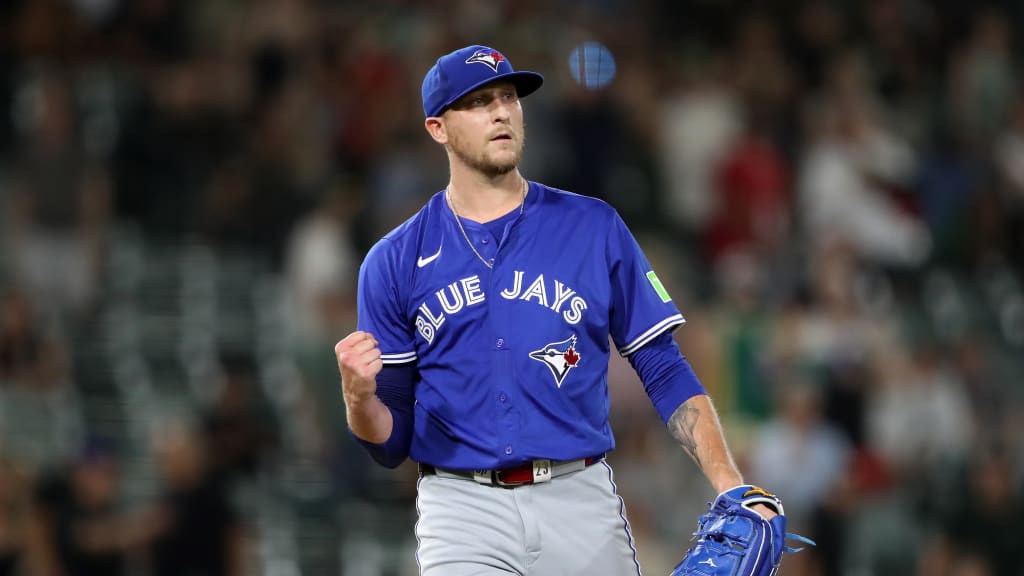 Jeff Hoffman closes out win