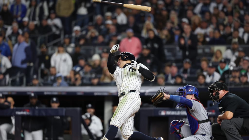 Anthony Volpe loses his bat on a strikeout