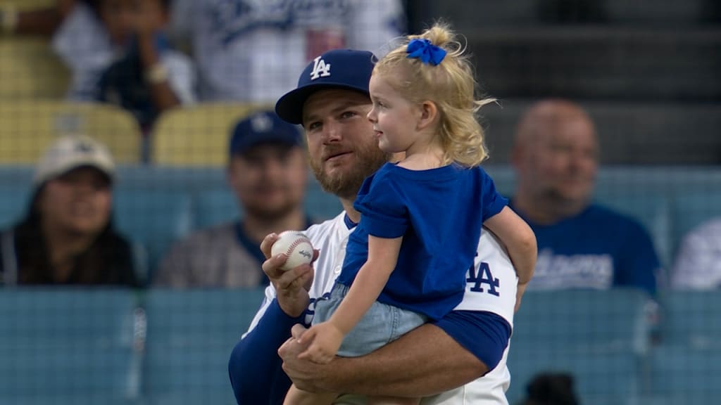 Max Muncy's daughter throws out first pitch