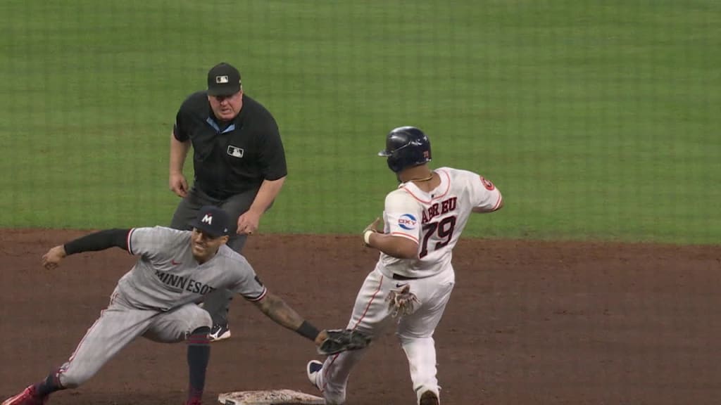 VIDEO: Justin Morneau returns to Target Field