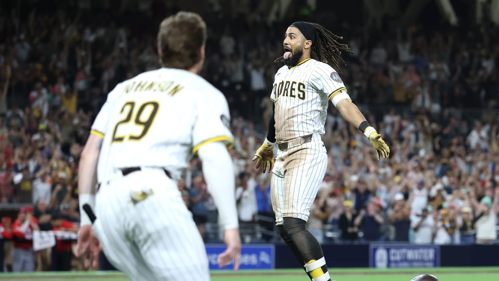 Fernando Tatis Jr.'s walk-off sacrifice fly | 09/08/2025 | MLB Japan
