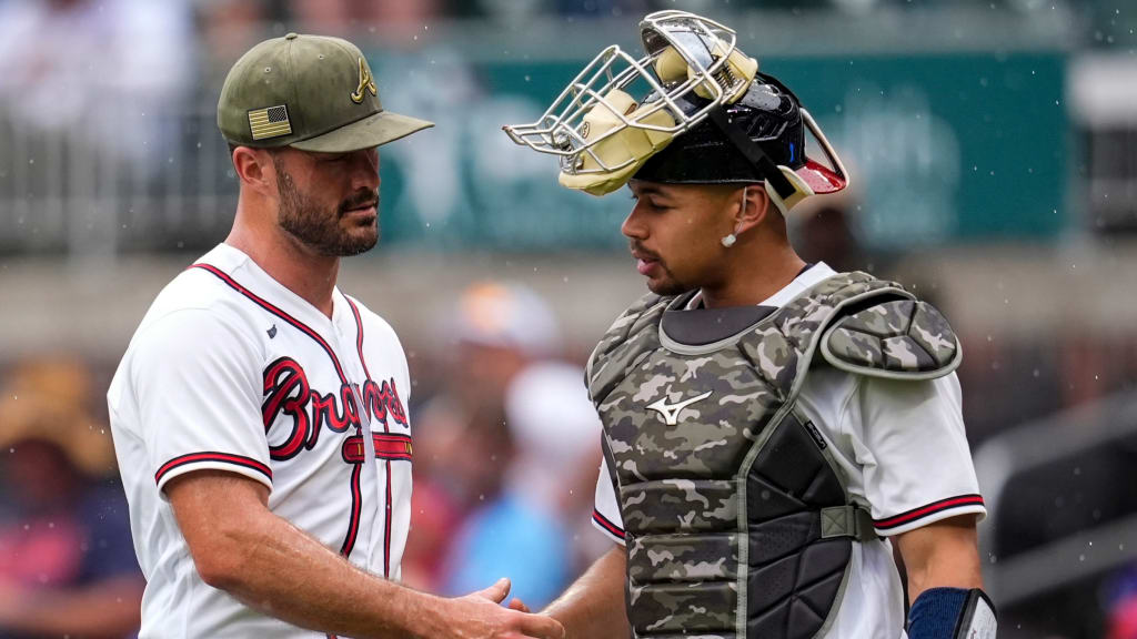 Tyler Kinley seals the Braves' 8-1 win