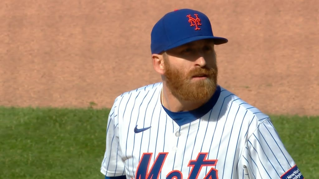 Reed Garrett strikes out Michael Siani