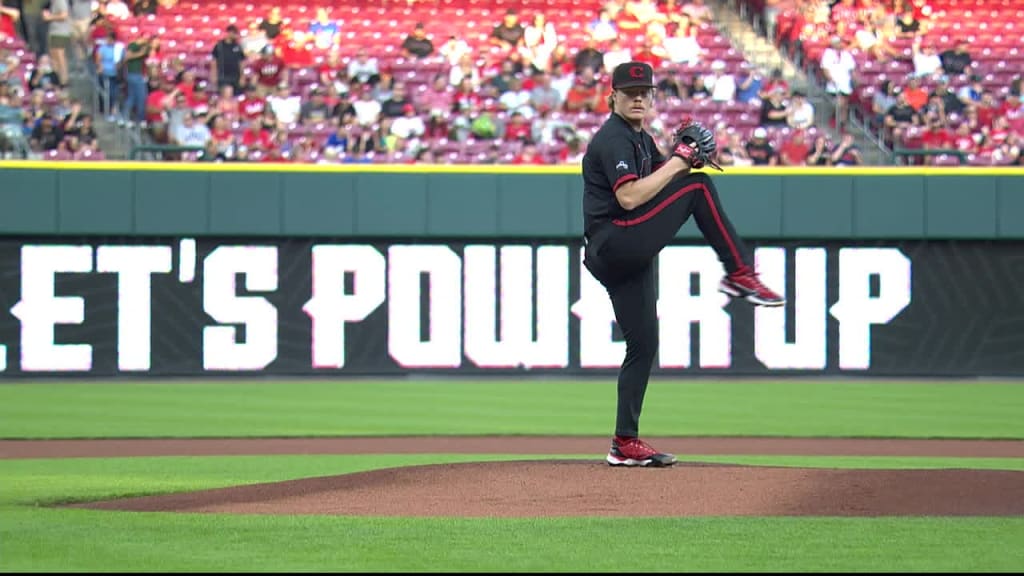 Reds Authentics, Fans