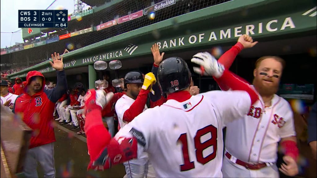 Adam Duvall crushes a solo home run in the 6th inning | 09