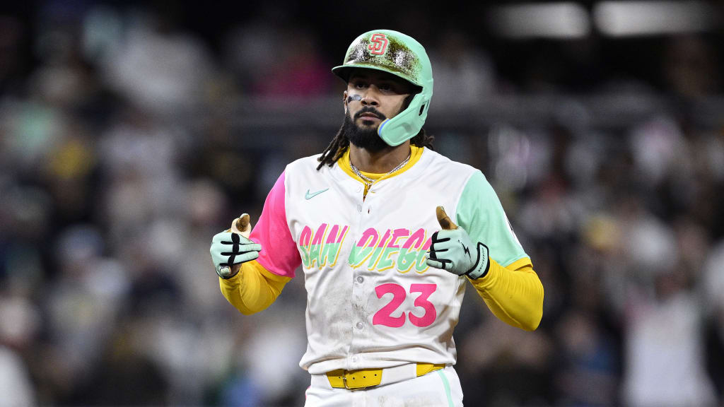 [近日掲載終了]ボブル　MLBパドレス　TATIS JR Fernando Tatis Jr.'s double | 04/25/2025 | San Diego Padres