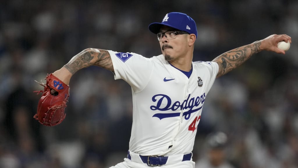 Anthony Banda avoids troubles in the 6th inning | 10/25/2024 | MLB.com