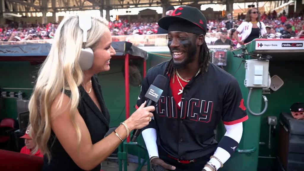 Elly De La Cruz on his Players' Weekend accessories | 08/15/2025
