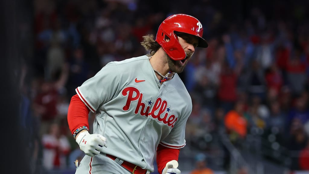 Did Bryce Harper just stare his way into the HOF? All the Cardinals can  do is watch