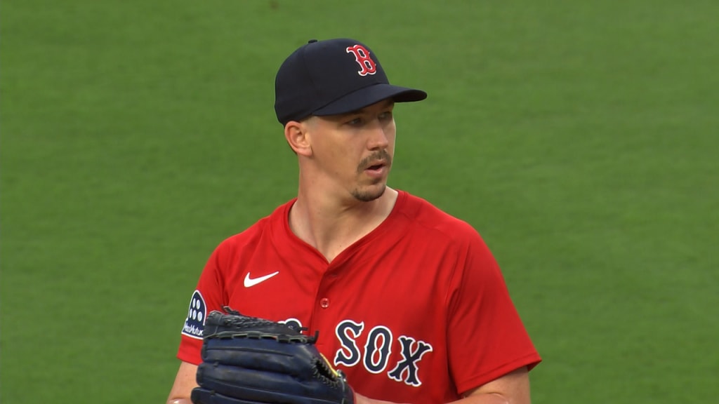 Walker Buehler deja a los Medias Rojas