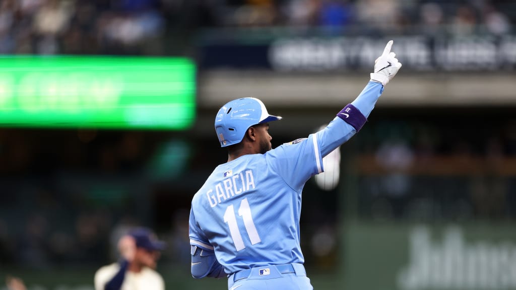 Maikel Garcia's solo home run (2)