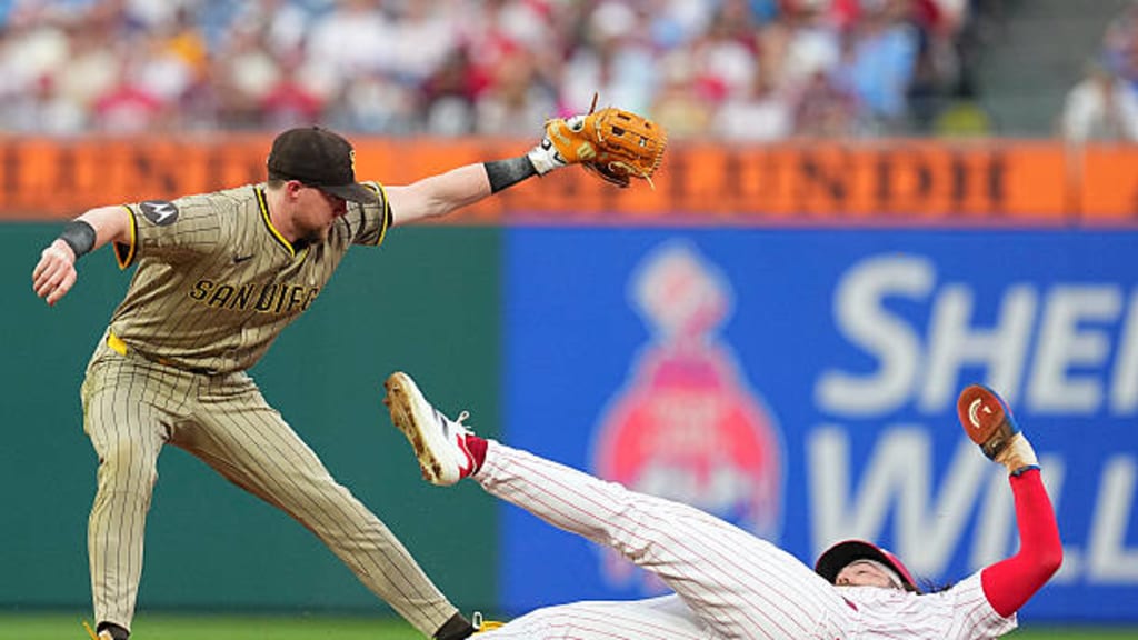 Brandon Marsh steals second with slick slide