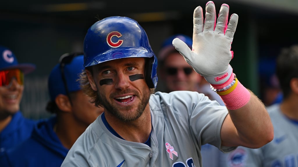 Patrick Wisdom's solo homer (2)