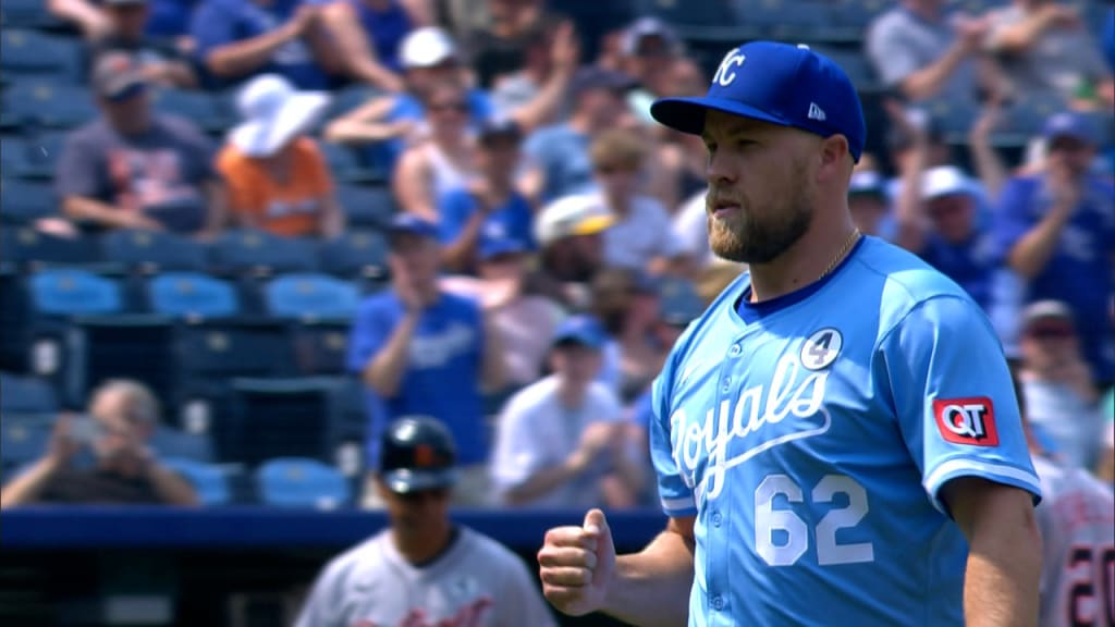 Jonathan Bowlan escapes trouble in the 9th