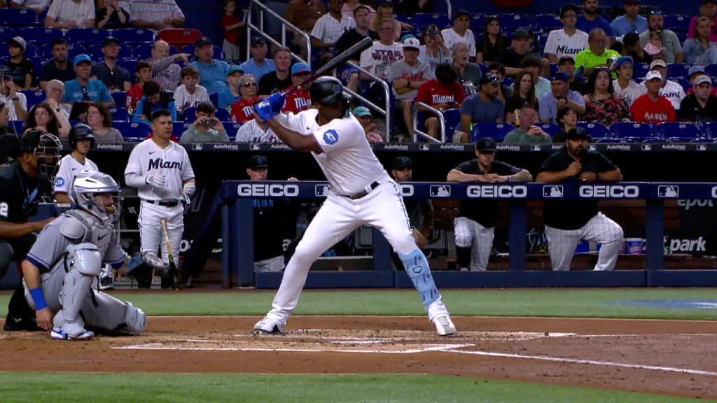Jorge Soler lines two-run double, 07/04/2023