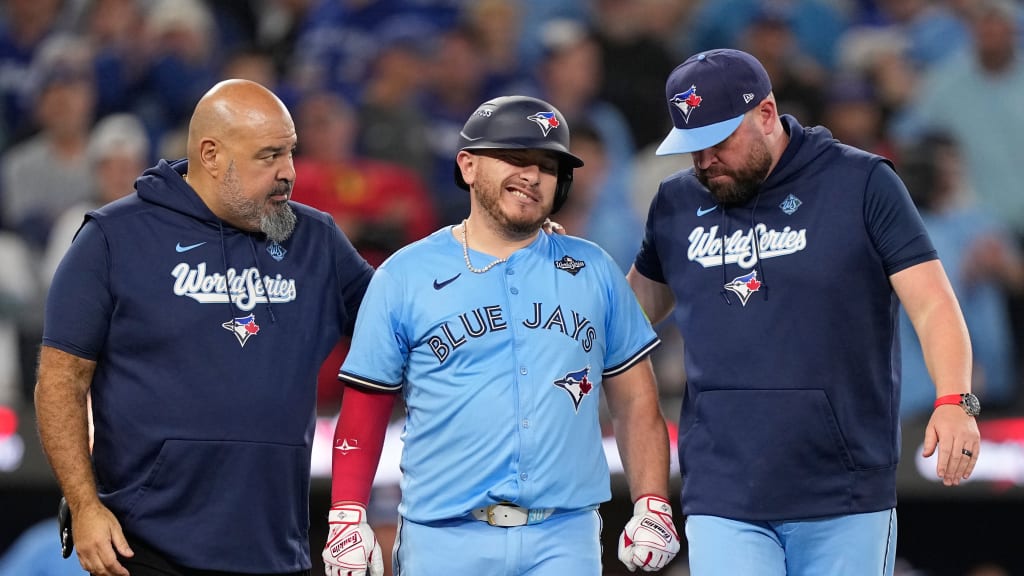 Alejandro Kirk leaves the game after hit by pitch