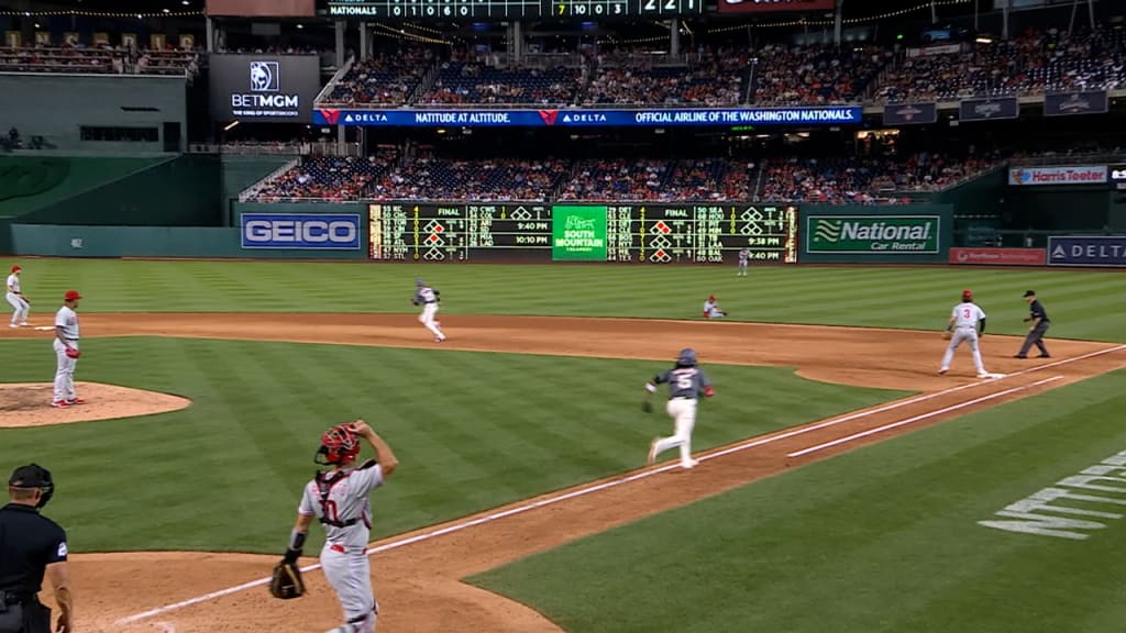 Bryson Stott's sliding catch, 08/10/2023