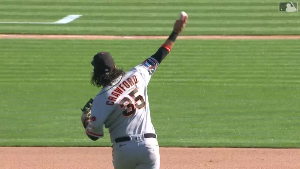 Brandon Crawford's kids throw first pitch in possible final game for Giants