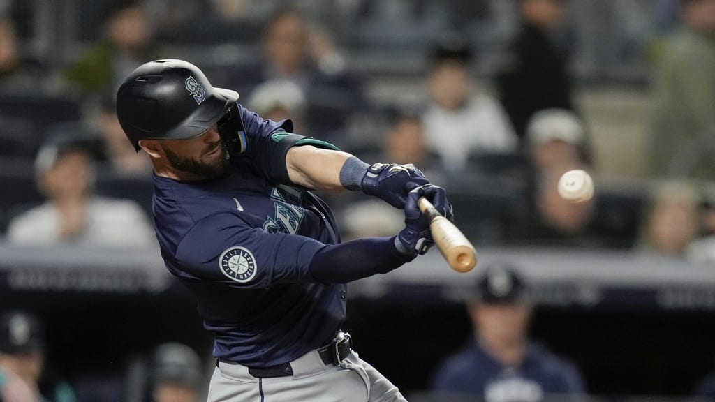 Mitch Haniger's RBI single