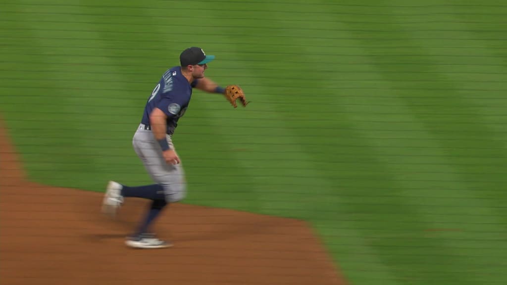 Ben Williamson's spectacular barehanded play