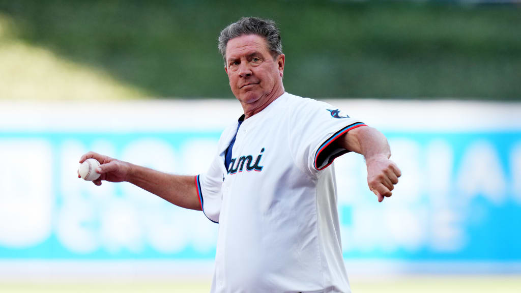Dan Marino throws out the ceremonial first pitch