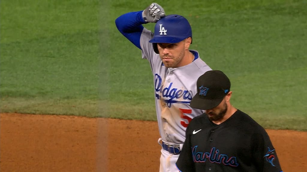 Freeman's 3-run HR, 5 RBIs, lift Dodgers over D-backs 14-1 - ABC7 Los  Angeles