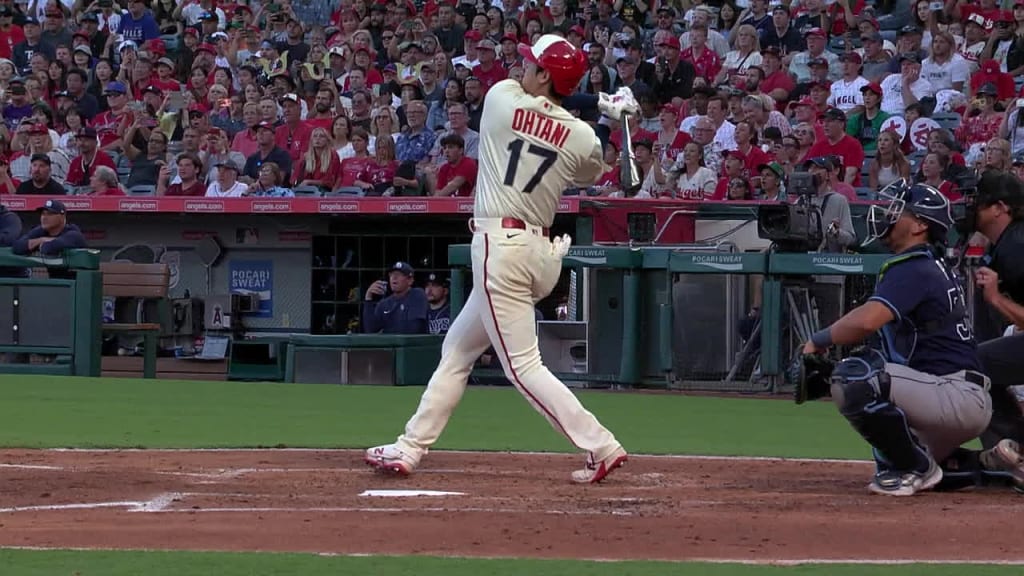 Shohei Ohtani crushes a grand slam to right field | 08/18/2023