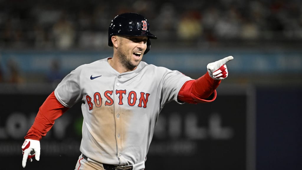 Alex Bregman's second home run (4) | 04/15/2025 | Boston Red Sox