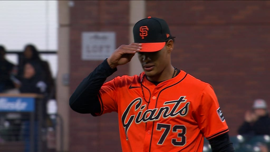 Randy Rodríguez escapes the bases-loaded jam