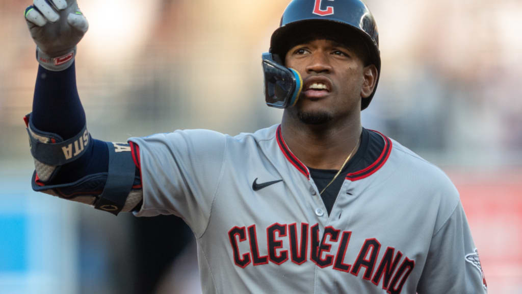 Ángel Martínez remolca dos con jonrón