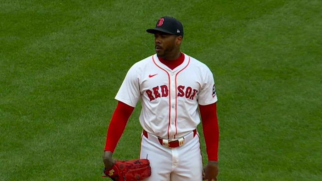258.MLB　アロルディス・チャップマン　世界最速記録　サインボール 50回中25回…セーブ失敗まみれの悲劇 首位独走から転落、人類最速