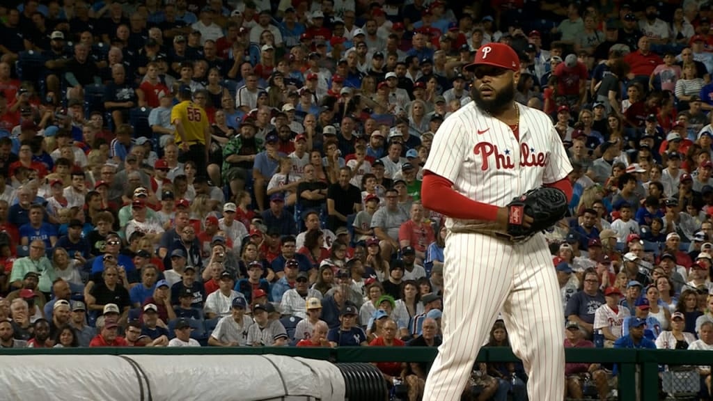 José Alvarado escapes a jam