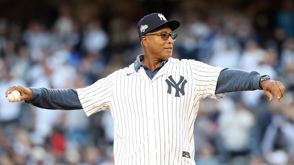Bernie Williams throws out first pitch before Game 2