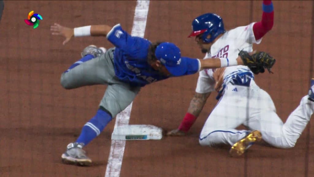 Javier Báez's swim-slide steal, 03/13/2023