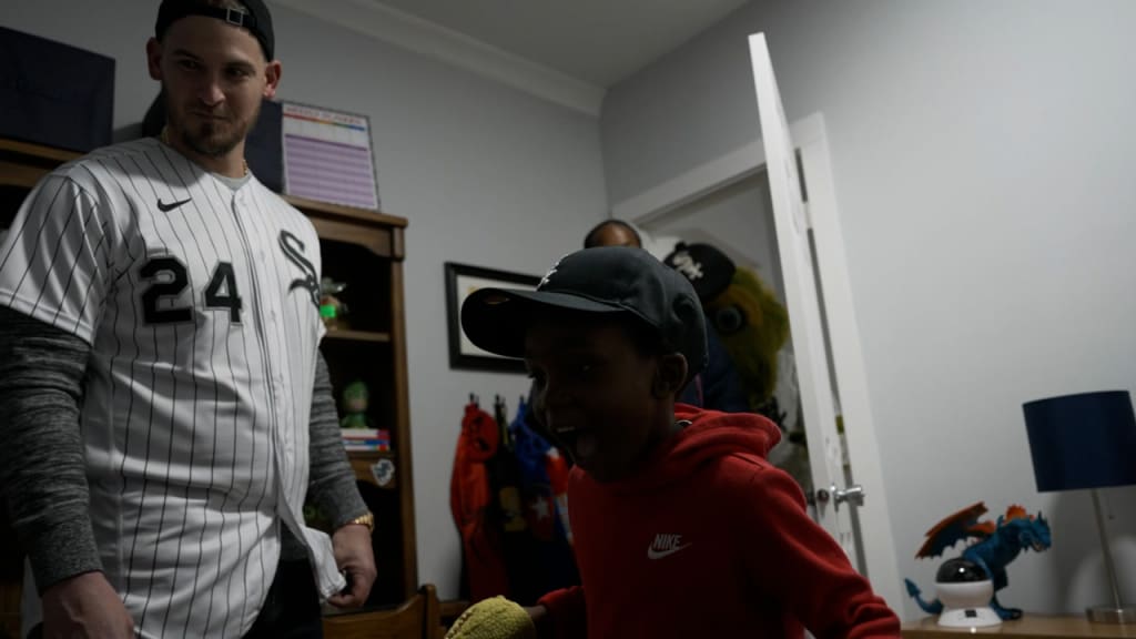 Chicago White Sox Charities Partners with Digs with Dignity (2022