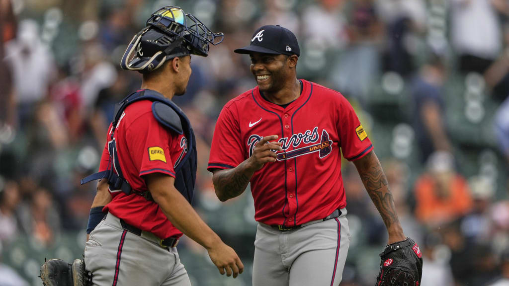 Raisel Iglesias seals Braves' win