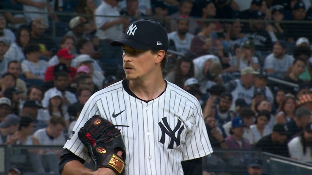 Max Fried lanza contra los Red Sox