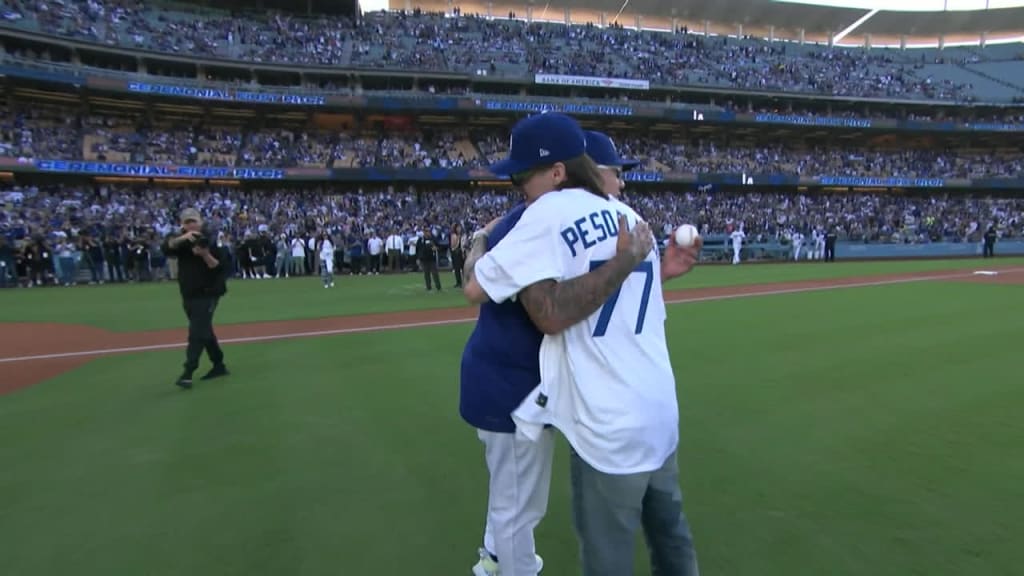 Peso Pluma throws out first pitch at Dodger Stadium