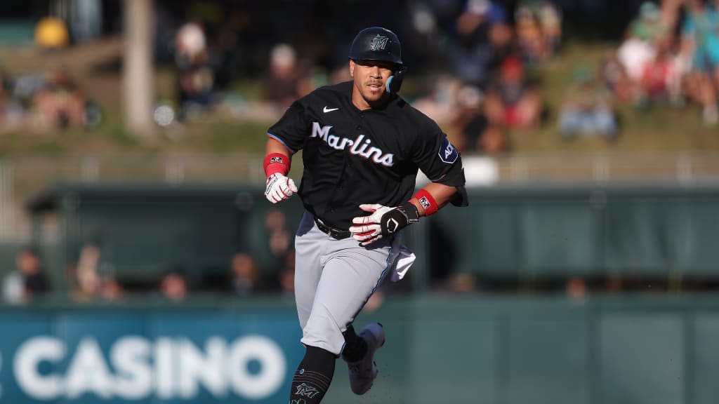 Heriberto Hernández's three-run home run (9)