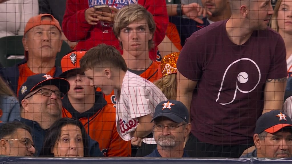 Young Phillies fan goes crazy, 10/28/2022