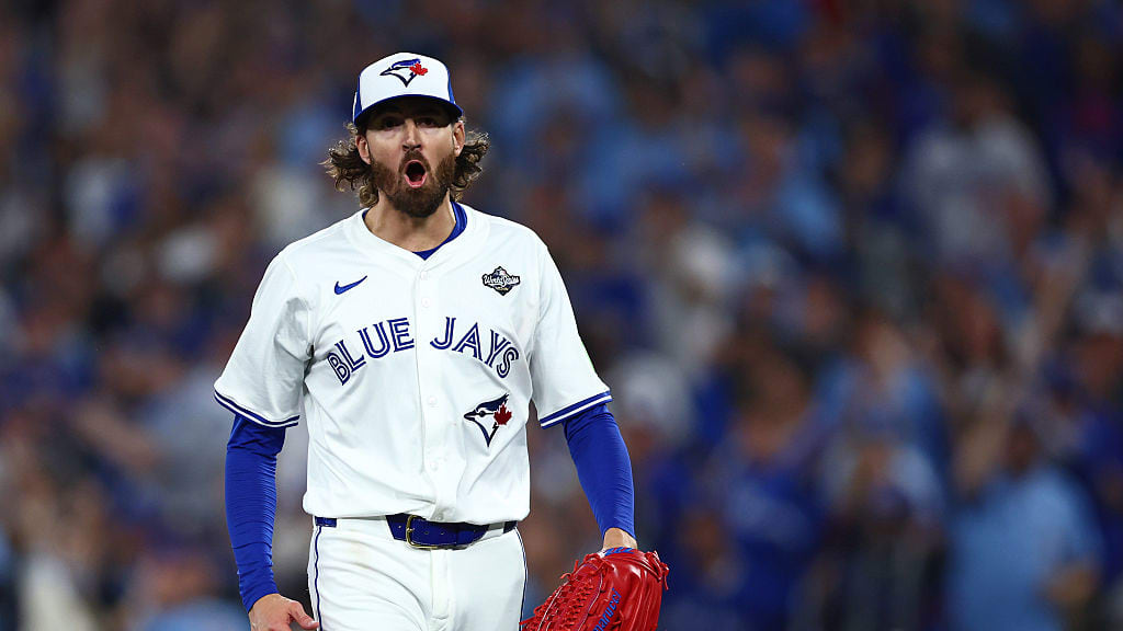 Kevin Gausman strikes out six in WS Game 2 | 10/25/2025