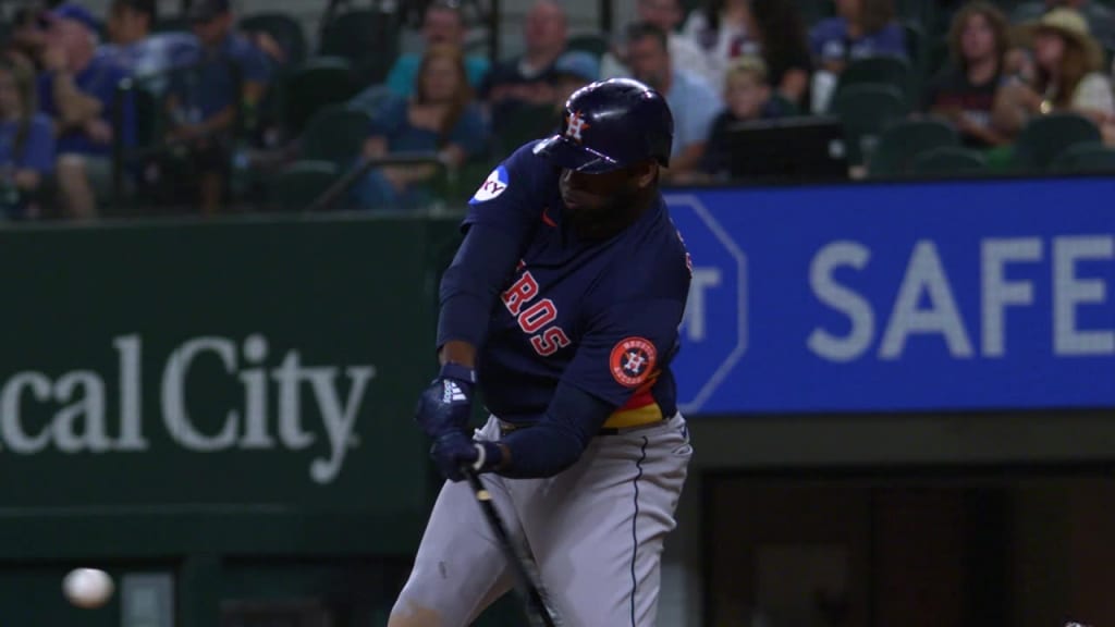 Highlight] Yordan Alvarez extends the Astros lead over the Mariners with a  solo home run. : r/baseball