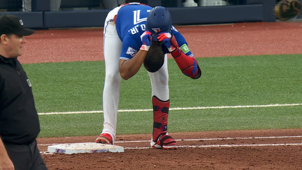 Vladimir Guerrero Jr. flies out to end the 3rd inning