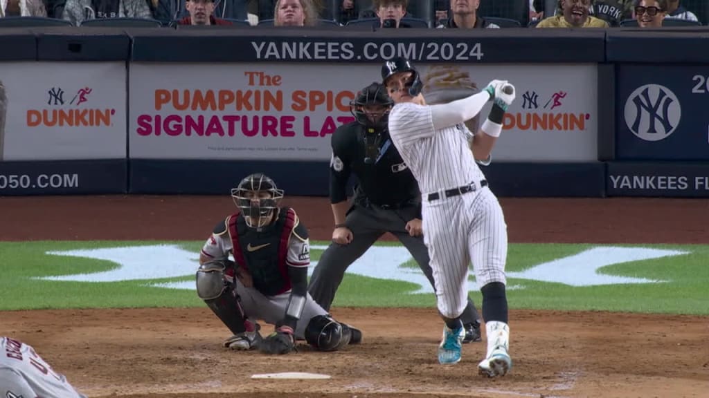 Robinson Canó hit by the ball, 04/23/2022