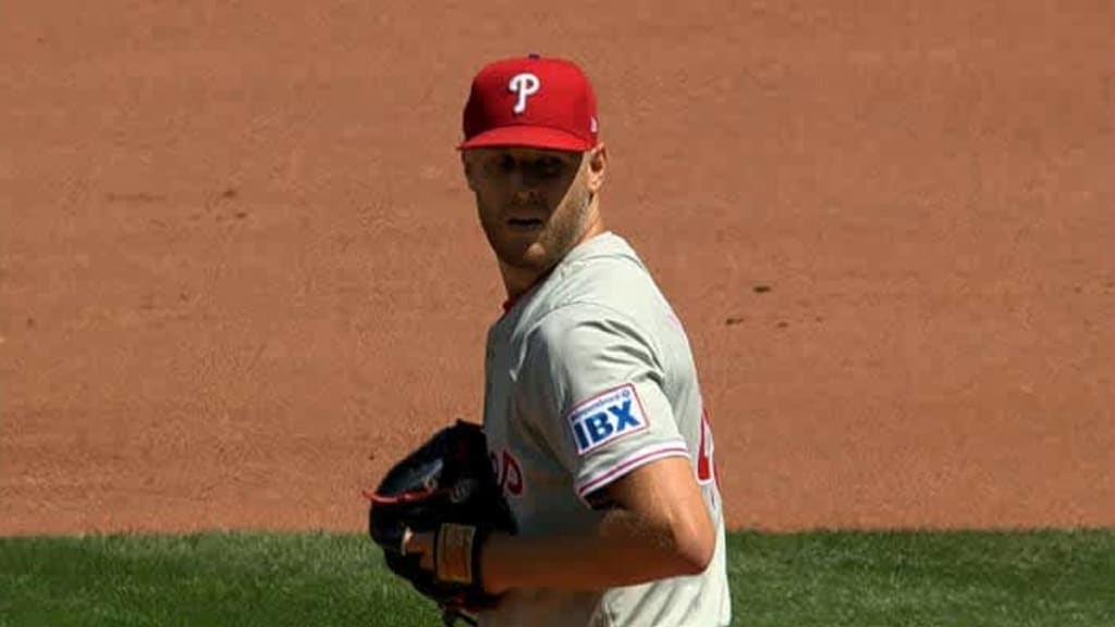 Zack Wheeler strikes out Dylan Moore