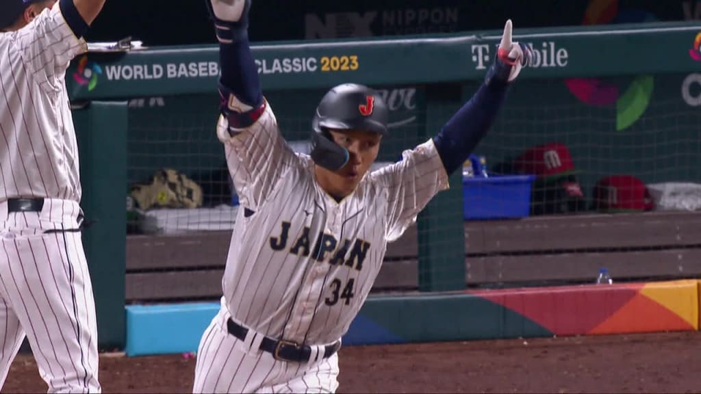 Yoshida's game-tying homer, 03/20/2023